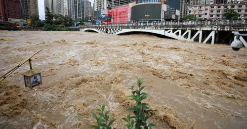La Chine submergée par des pluies torrentielles: déjà 22 morts et 20 disparus