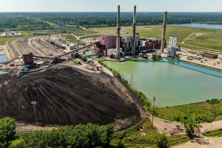 E.P.A. Moves to Weaken Water Pollution Rule for Coal Plants