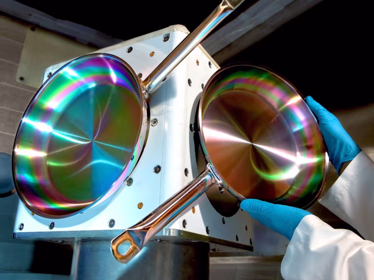 Revêtements antiadhésifs sans PFAS : Fraunhofer IFAM et Plasmatreat lancent un transfert de technologie