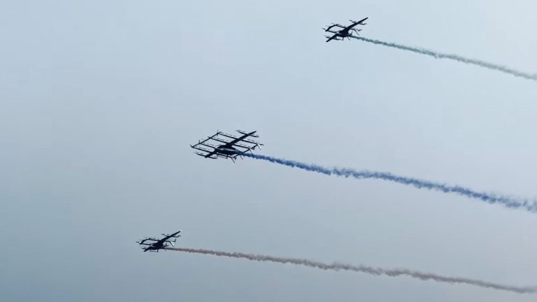 World&rsquo;s largest eVTOL completes three aircraft formation flight test