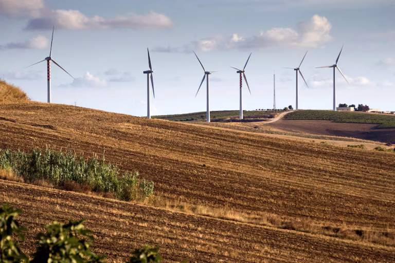 Italy pays the price of Meloni&rsquo;s stalled green energy transition