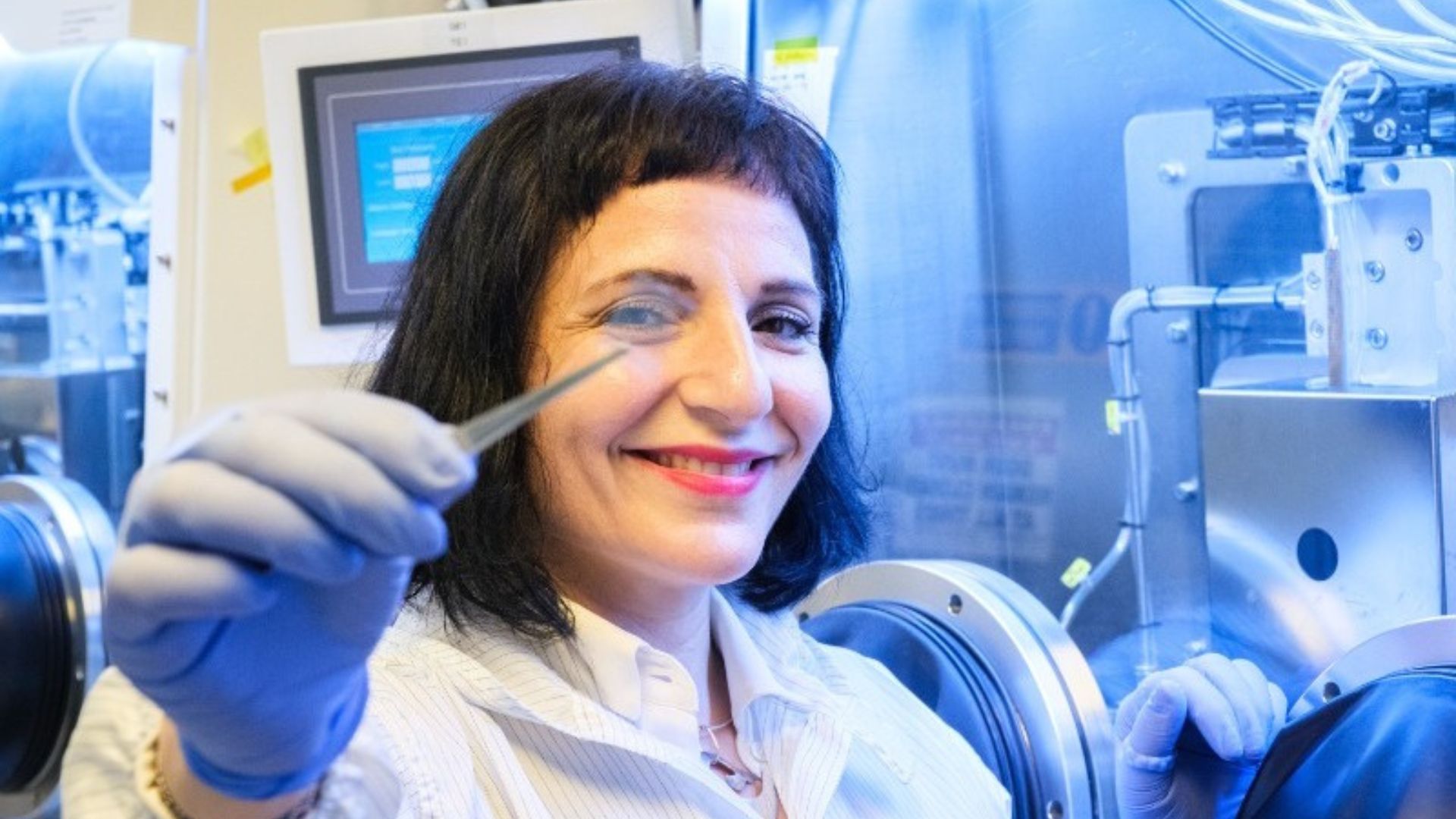 Near-invisible solar cells 10,000 times thinner than human hair turn sunlight to power