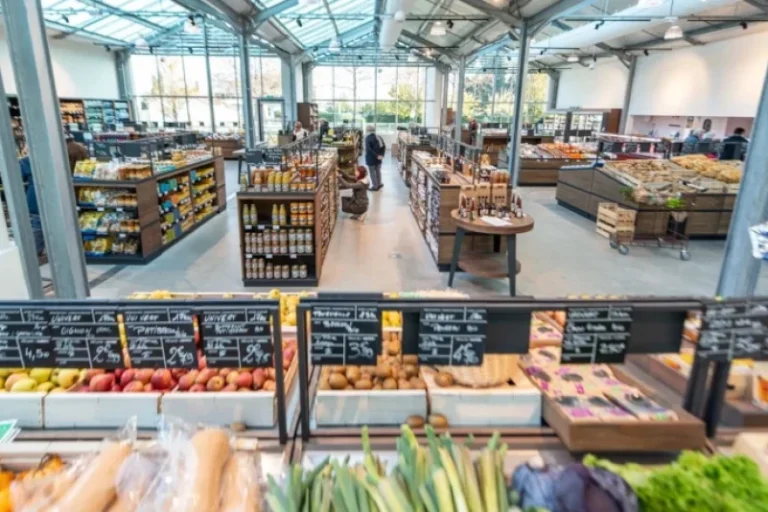 Nîmes : des agriculteurs deviennent patrons d’un supermarché, les prix sont plus bas, les producteurs sont mieux payés