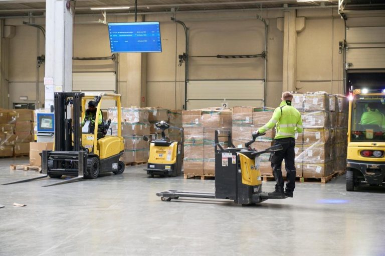 Ensuring fairness and safety: €3 customs duty for low-value parcels
