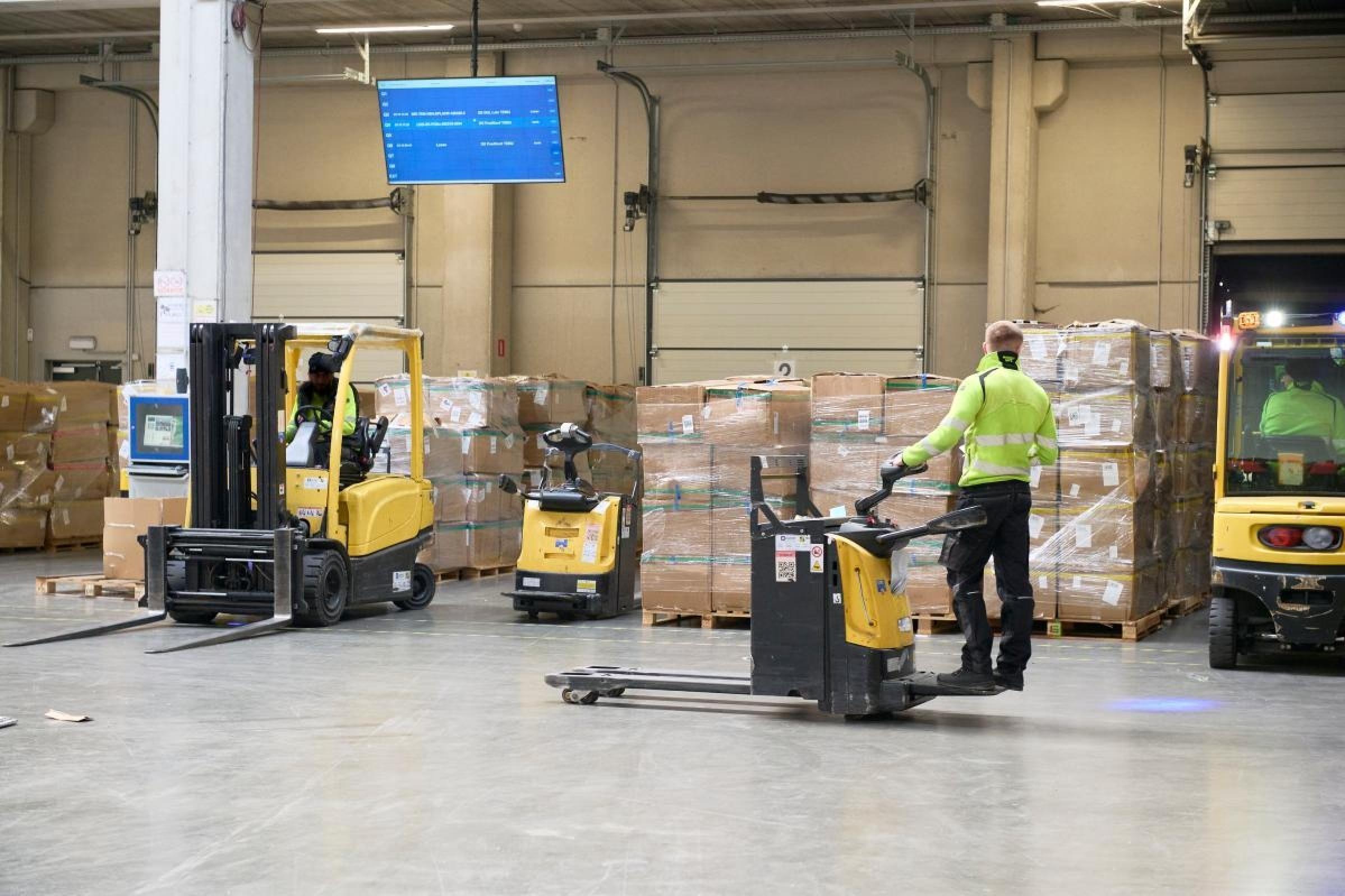 Ensuring fairness and safety: €3 customs duty for low-value parcels