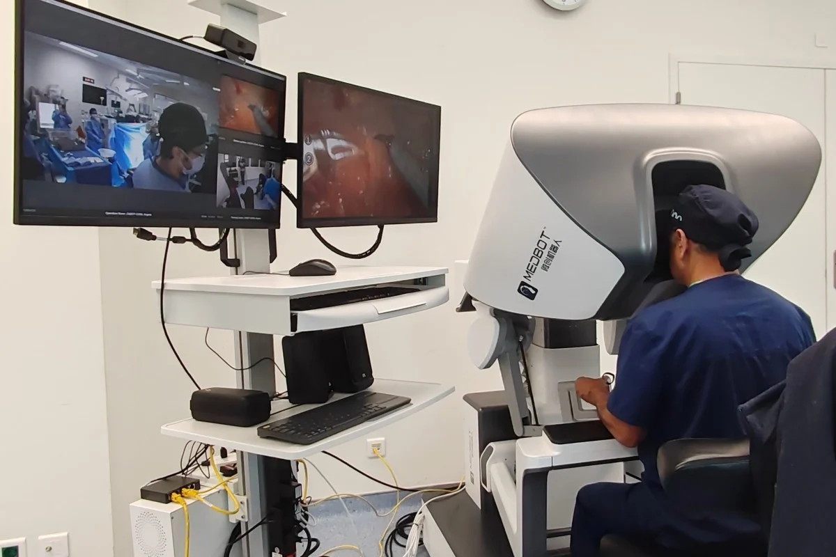 Milestones for China’s medical AI as robot wins EU nod and model tops benchmark