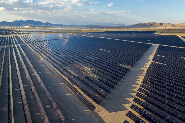 CCC: Faster electrification of UK will ‘put money back into people’s pockets’ – Carbon Brief