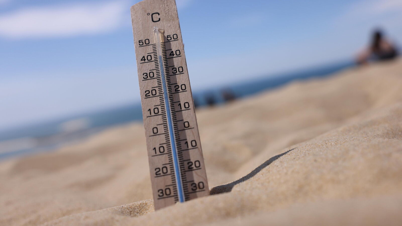 Canicule historique : ce mercredi est la journée la plus chaude jamais enregistrée en France, le record établi mardi déjà battu