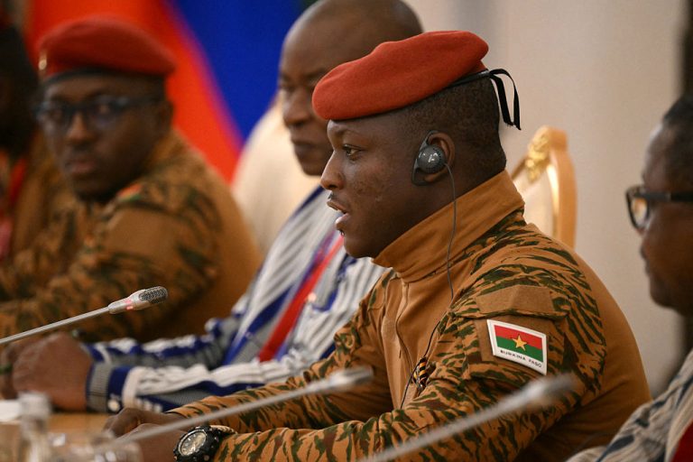 Le Burkina Faso officialise sa rupture diplomatique avec la France