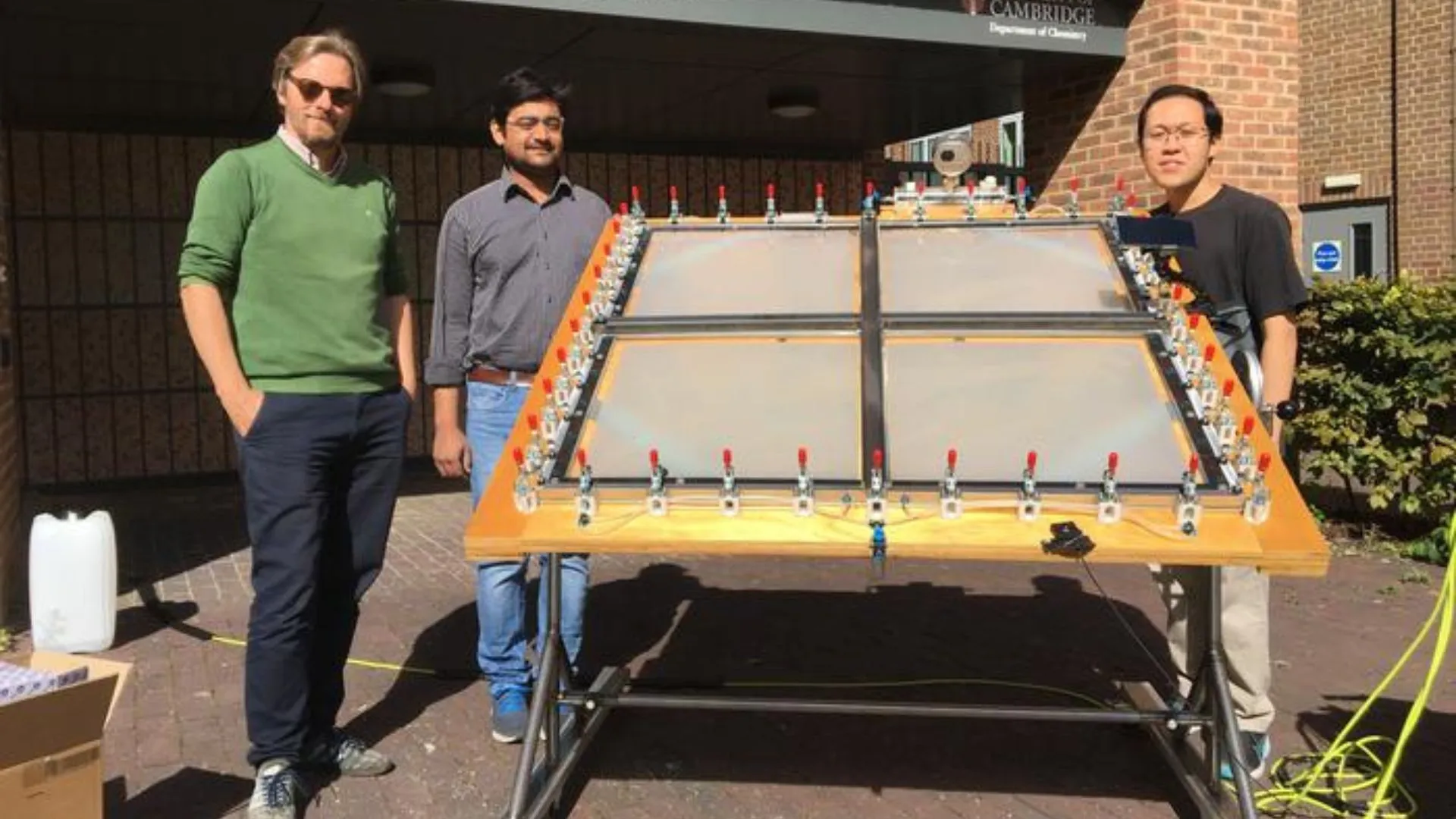 New solar reactor could turn plastic waste into hydrogen fuel at scale