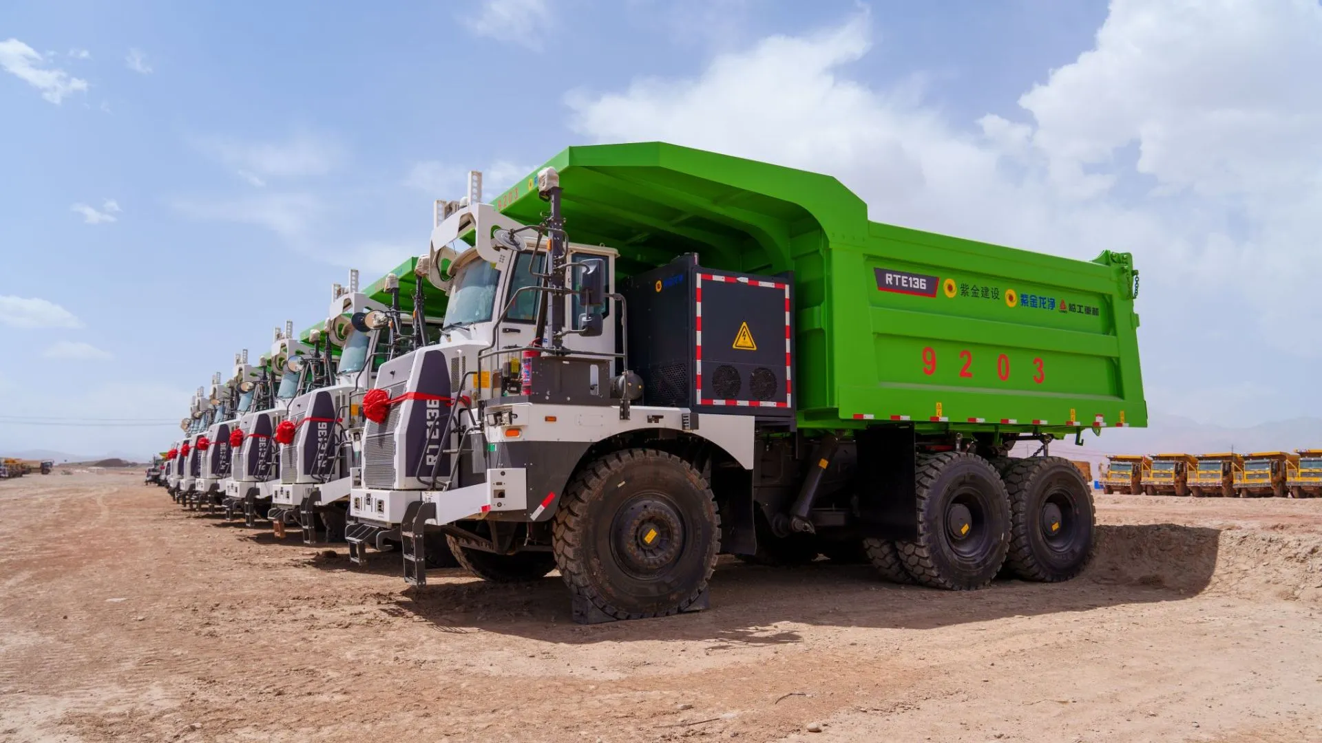 World’s largest swappable 770-kWh battery powers 140-ton mining truck