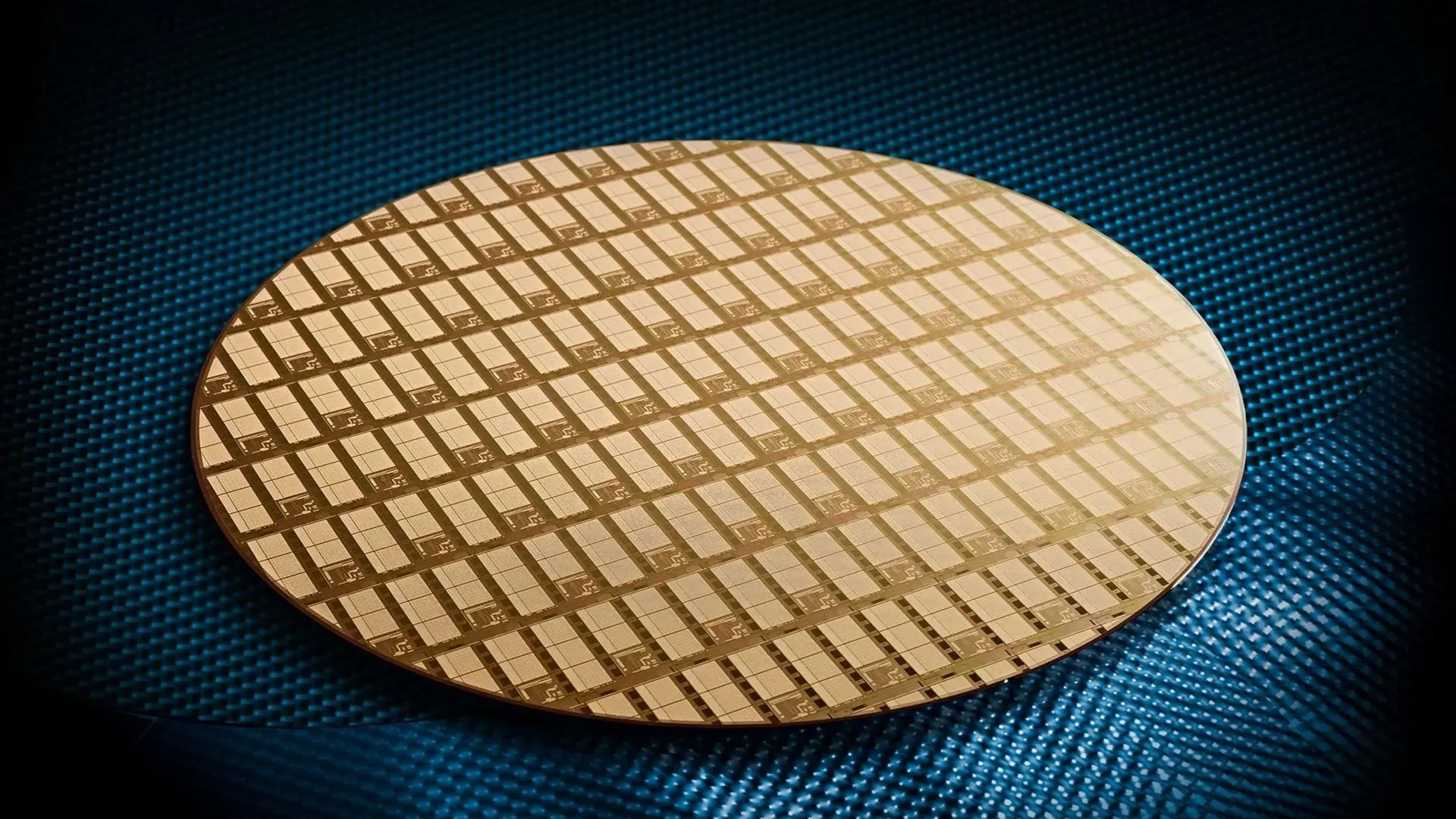 Chinese startup says it found cheaper way to make photonic chips