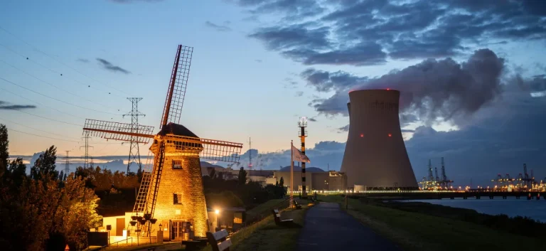Remettre en service des réacteurs nucléaires : une perspective attirante mais complexe