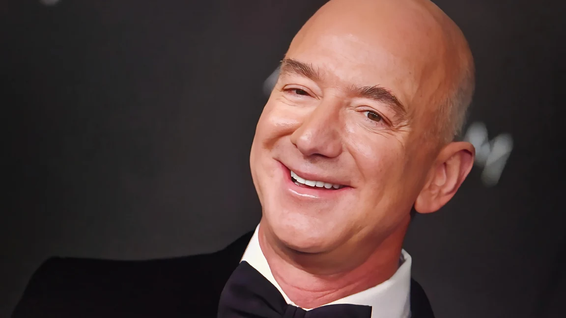Jeff Bezos lève 12 milliards pour fabriquer un « ingénieur général artificiel » : on vous explique de quoi il s&rsquo;agit