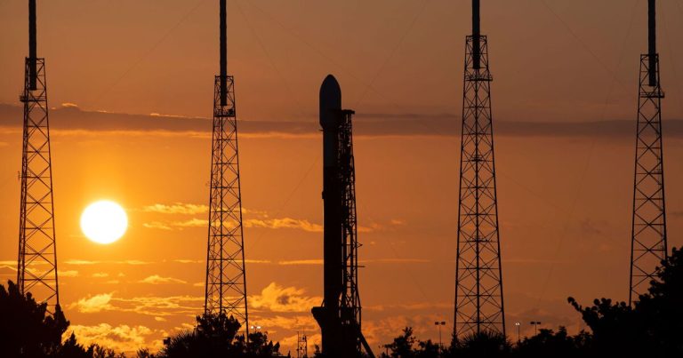 SpaceX&rsquo;s Starfall capsule could make military supply drops from space
