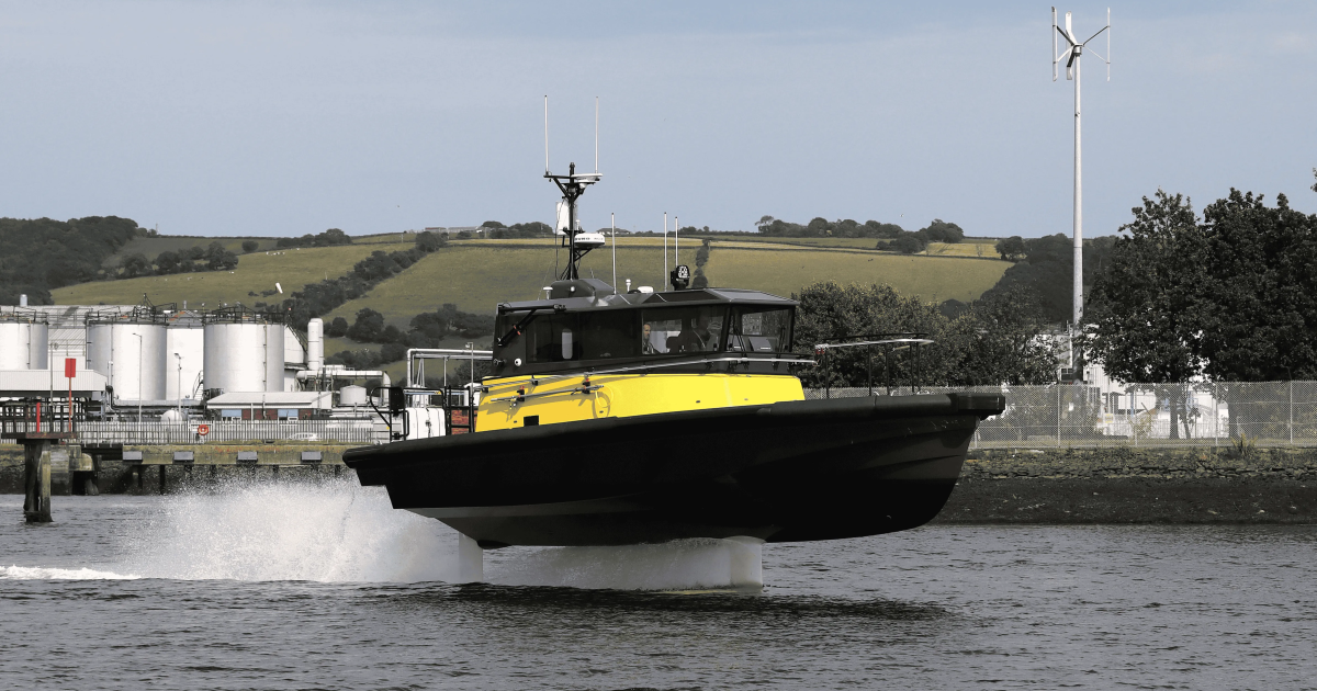 World&rsquo;s first 100% electric hydrofoil pilot boat hits the water