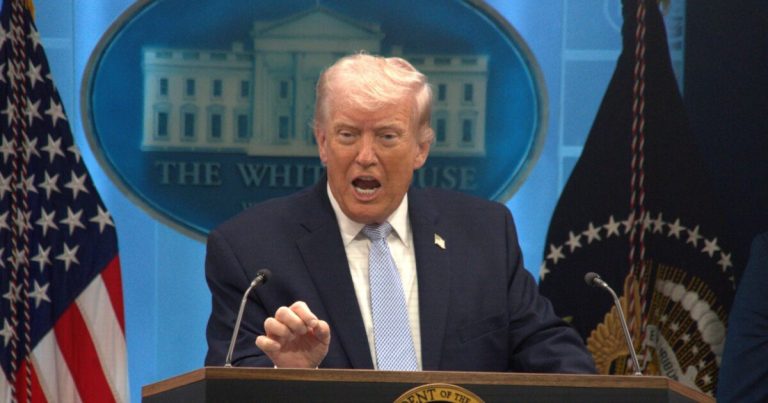 « Donald Trump prépare ses soutiens à contester le résultat des élections de mi-mandat, mais le contexte est plus inflammable qu’en 2020 »