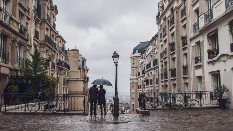 Les loyers en Île-de-France ont été multipliés par quatre en 35 ans et les plus modestes y consacrent même désormais la moitié de leurs revenus à Paris