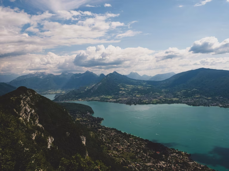 L&rsquo;ADN présent dans l&rsquo;eau pourrait révolutionner la surveillance des lacs