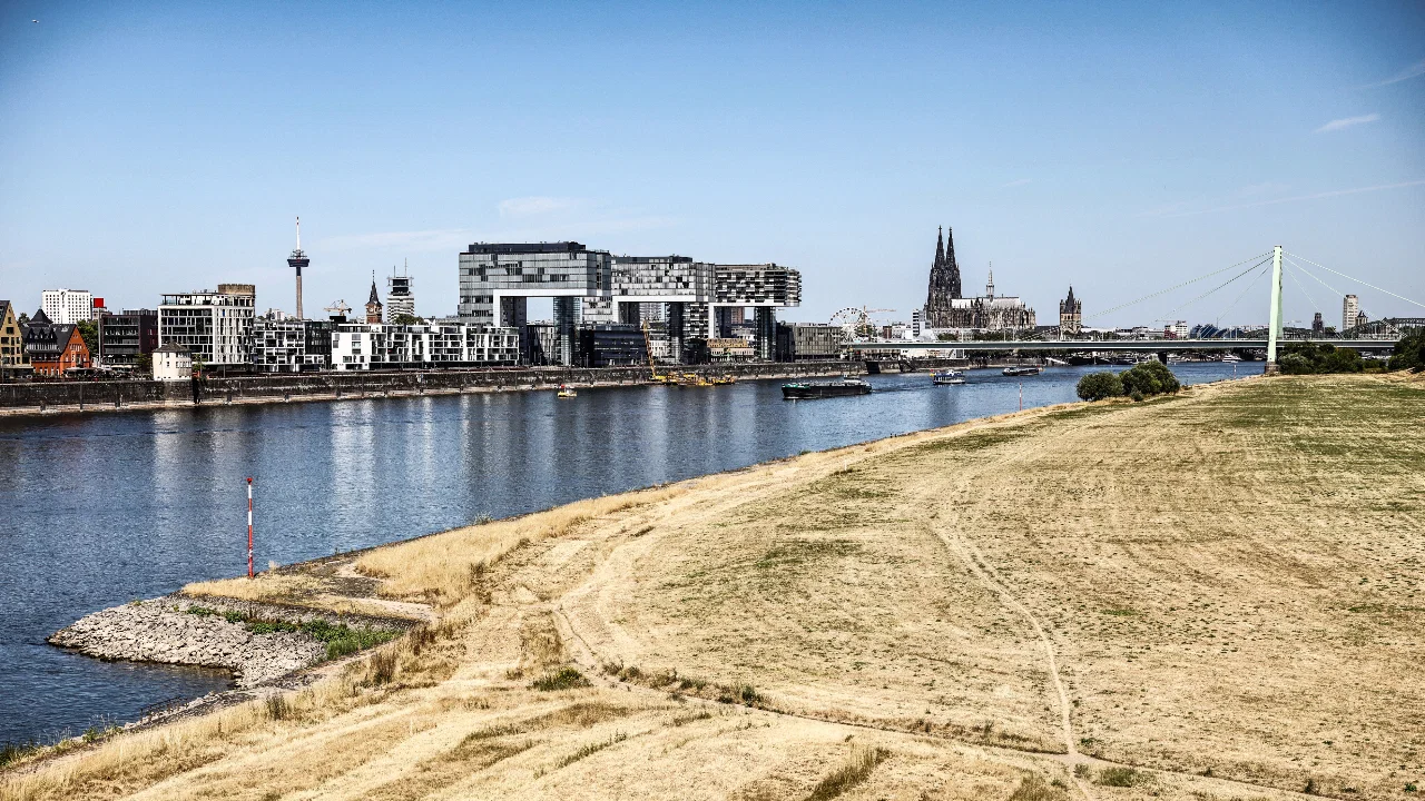 Le Rhin atteint un niveau historiquement bas, avec des répercussions sur la navigation et l’approvisionnement en eau