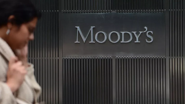 Dette américaine : Moody&rsquo;s retire le triple A, un coup dur pour Trump