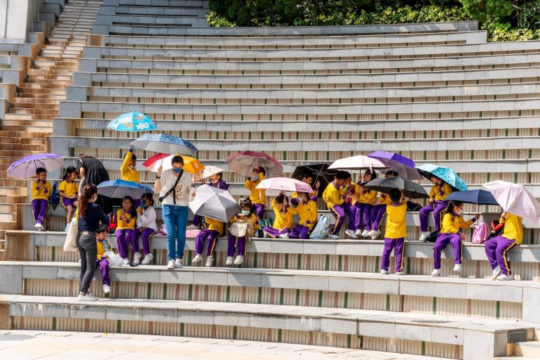Climate change exposes 580 million children to 20 extra ‘heat-stress days’ every year – Carbon Brief