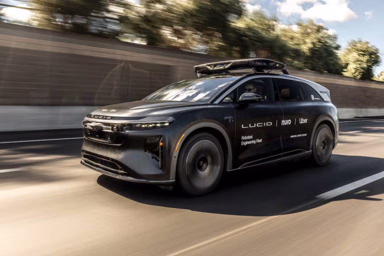 Uber prévoit d’investir 10 milliards de dollars dans les taxis autonomes et vise une flotte globale de 120 000 véhicules