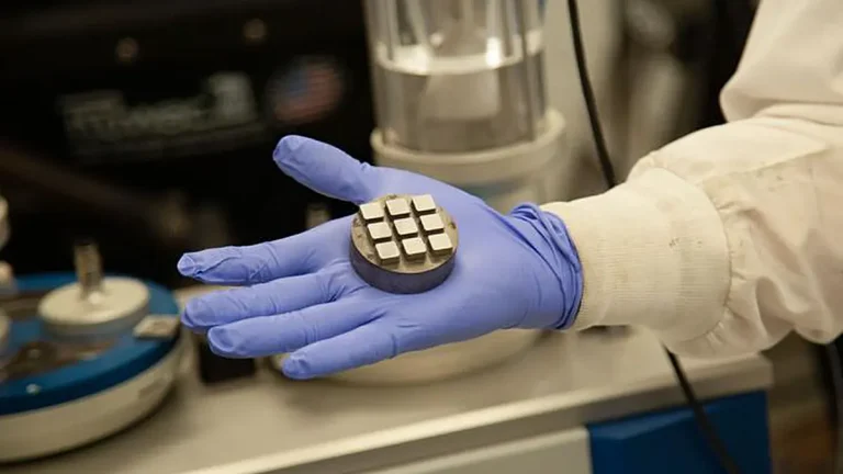 Un laboratoire autonome utilise l’IA pour développer de nouveaux alliages métalliques résistants et imprimables en 3D
