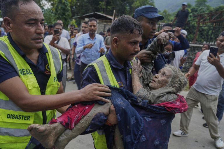 Catastrophic floods kill over 390 in Nepal and Tibet, with more than 1,400 missing