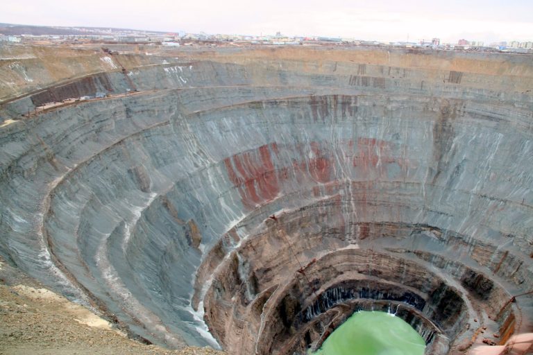 Les mines fermées rejettent encore du CO2 des décennies après leur abandon : l’empreinte du secteur serait jusqu&rsquo;à dix fois plus lourde qu&rsquo;annoncé