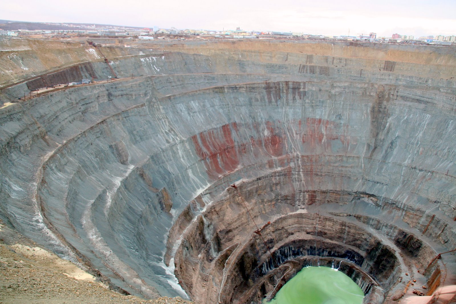 Les mines fermées rejettent encore du CO2 des décennies après leur abandon : l’empreinte du secteur serait jusqu&rsquo;à dix fois plus lourde qu&rsquo;annoncé