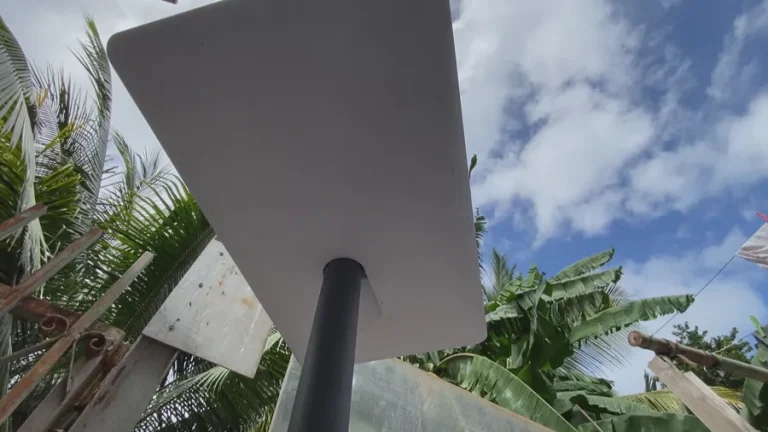 En Polynésie française, les antennes Starlink toujours interdites… mais très utilisées