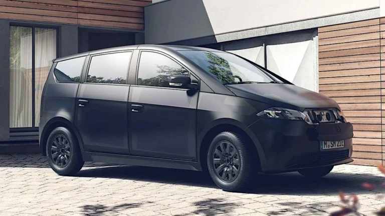 La voiture solaire, une impasse ? La faillite retentissante de ce constructeur relance le débat