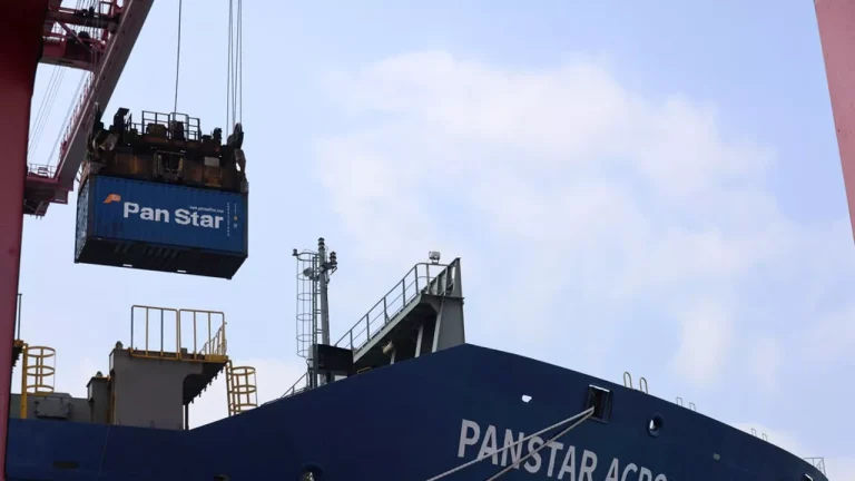 Une semaine après la Chine, la Corée du Sud envoie son premier porte-conteneurs par la route maritime de l&rsquo;Arctique