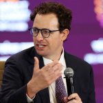 Le patron d&rsquo;Anthropic veut ralentir sur l&rsquo;IA, Musk et Altman le soutiennent