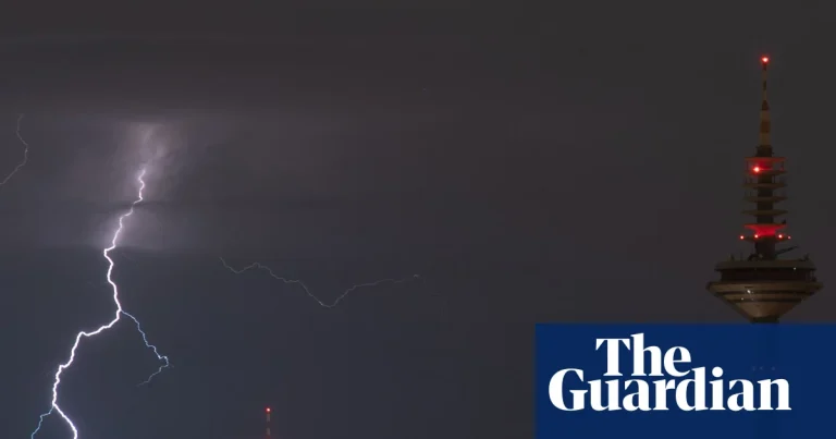 El Niño and global heating pushes water vapour in Earth’s atmosphere to record levels in August