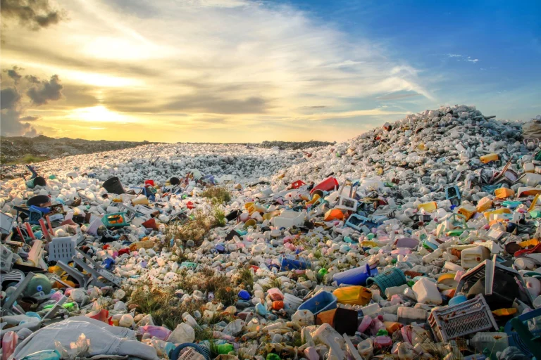Scientists Turn Common Plastic Waste Into Fuel Using Heated Salts