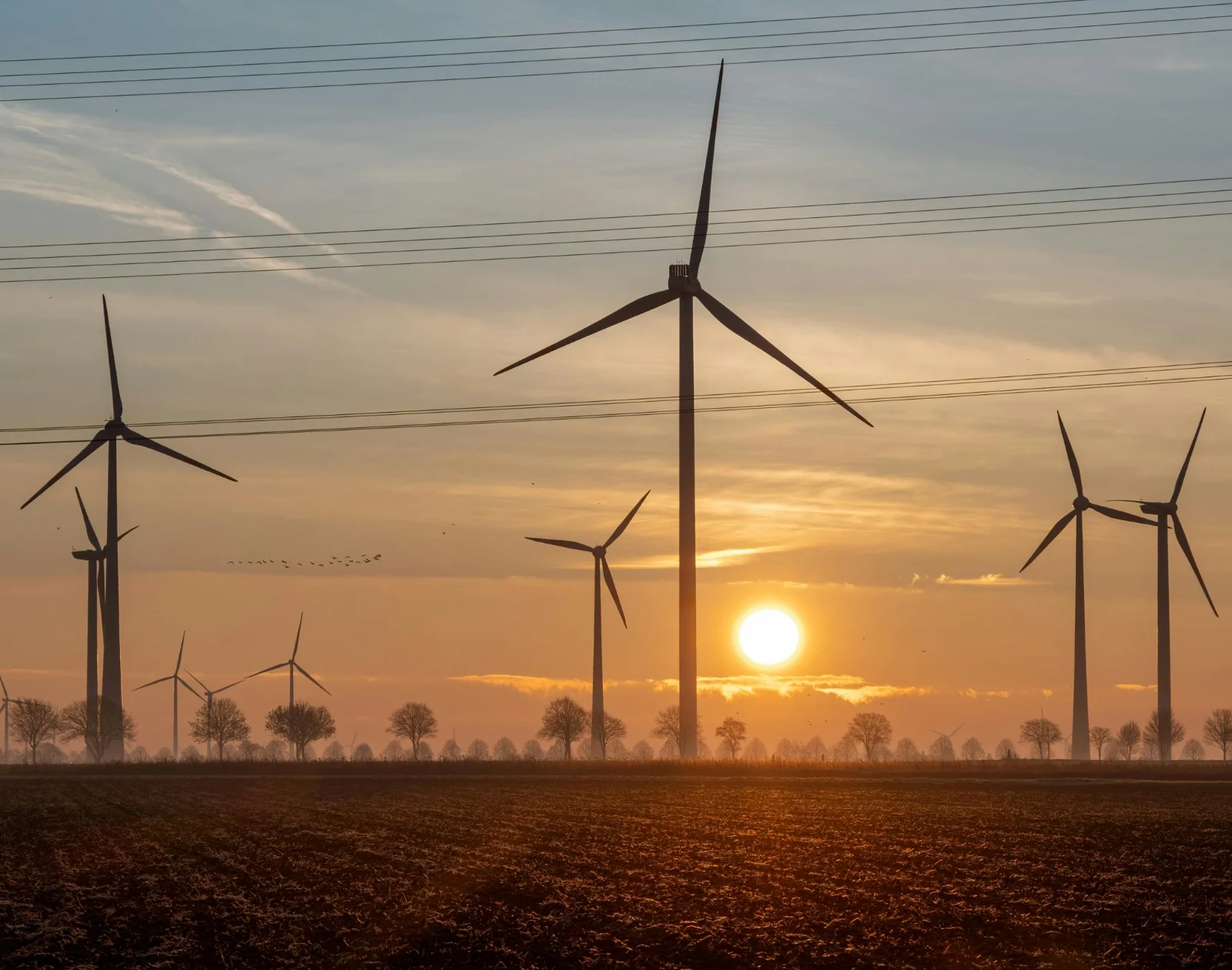 Les renouvelables font baisser les prix de l’électricité mais pénalisent fortement EDF, selon la CRE