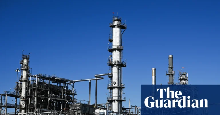US supreme court hears big oil’s bid to block climate damage lawsuits