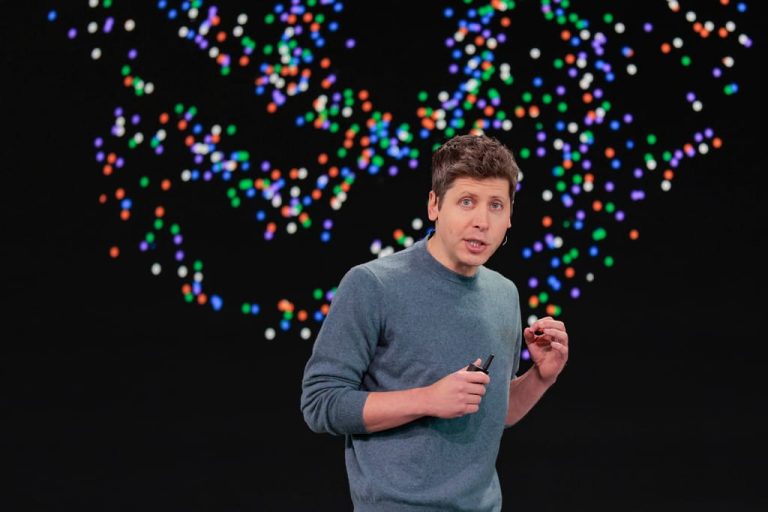 Sam Altman à Decoded : “Le monde devrait accepter que certaines choses négatives se produisent” face aux bénéfices de l’IA