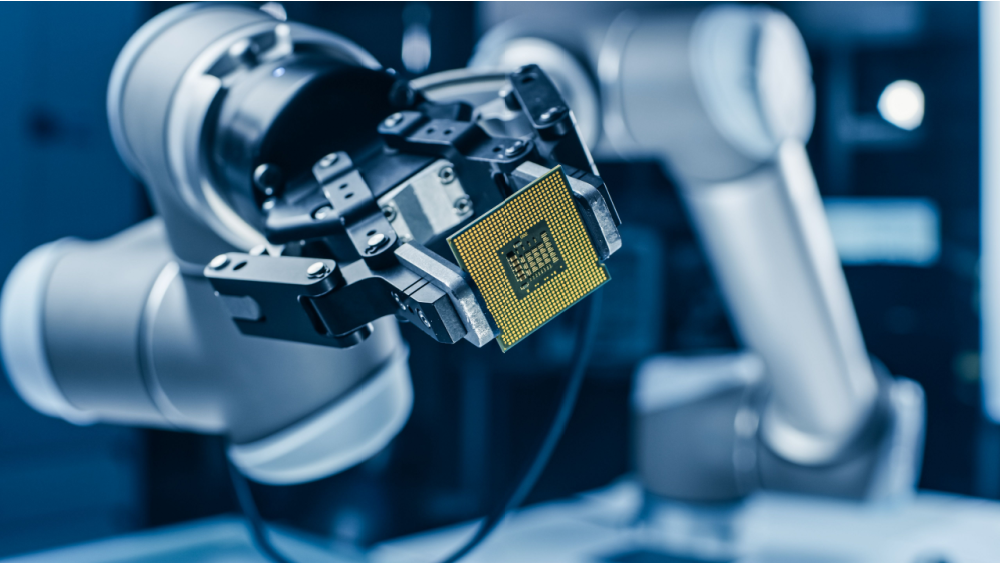 EU high-tech trade surplus up to €32.4 billion in 2025