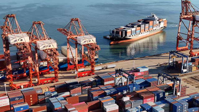 China&rsquo;s September exports soar, putting $1 trillion trade surplus in sight