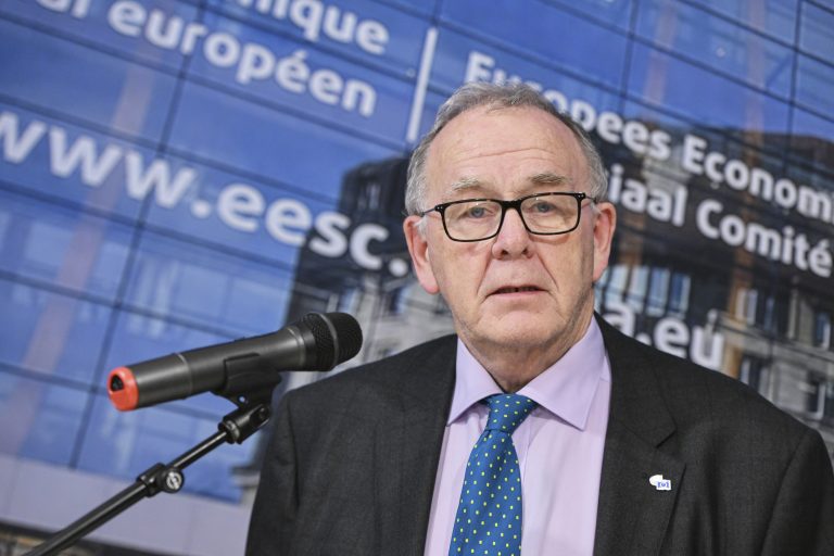 « Si les citoyens souffrent du coût de la vie, vous avez la recette pour le désordre social » : un an après son élection à la tête du CESE, Séamus Boland continue de miser sur la lutte contre la pauvreté – Touteleurope.eu
