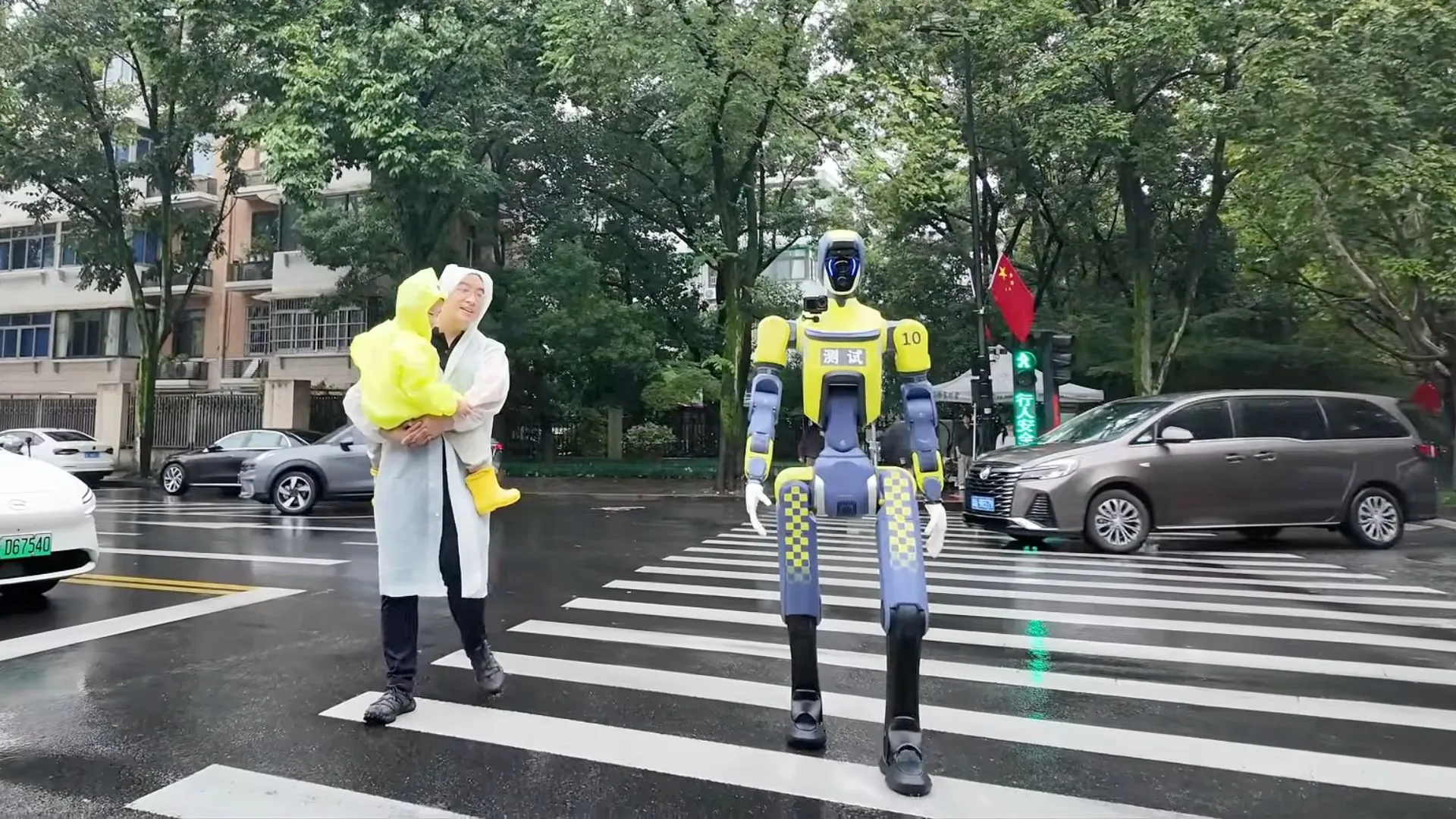 Video: Humanoid robots take to busy streets to help manage traffic