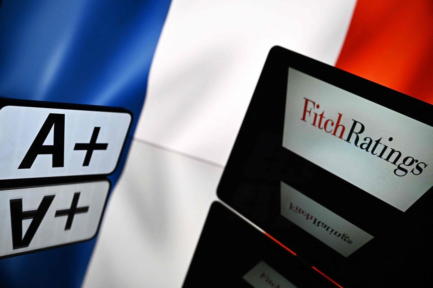 L’agence Fitch maintient la note de la dette souveraine de la France, mais dégrade sa perspective